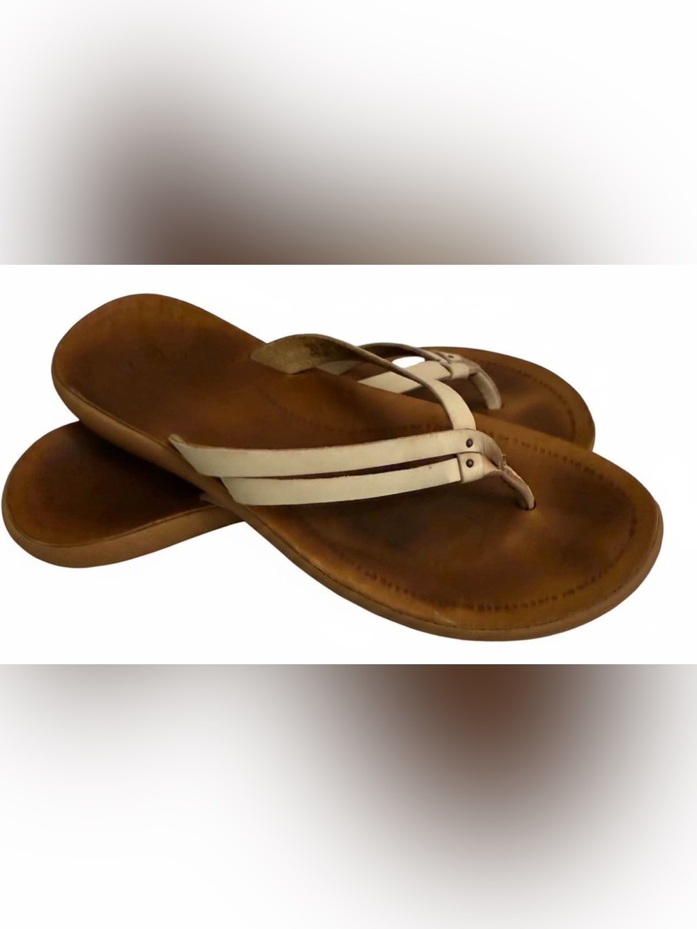 OluKai Women’s Kapehe Luana Leather Flip Flops, Size 9